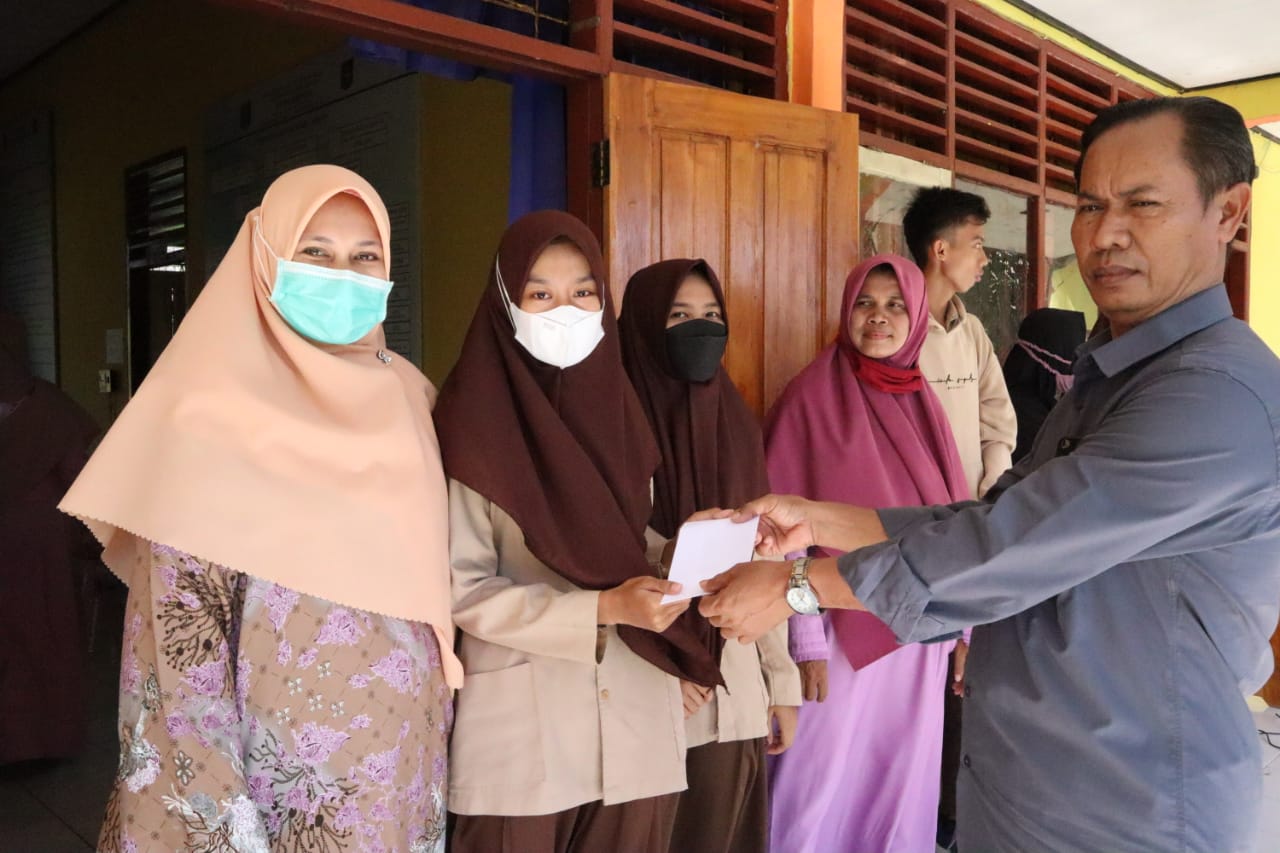 Pembagian Raport Semester Genap 2021